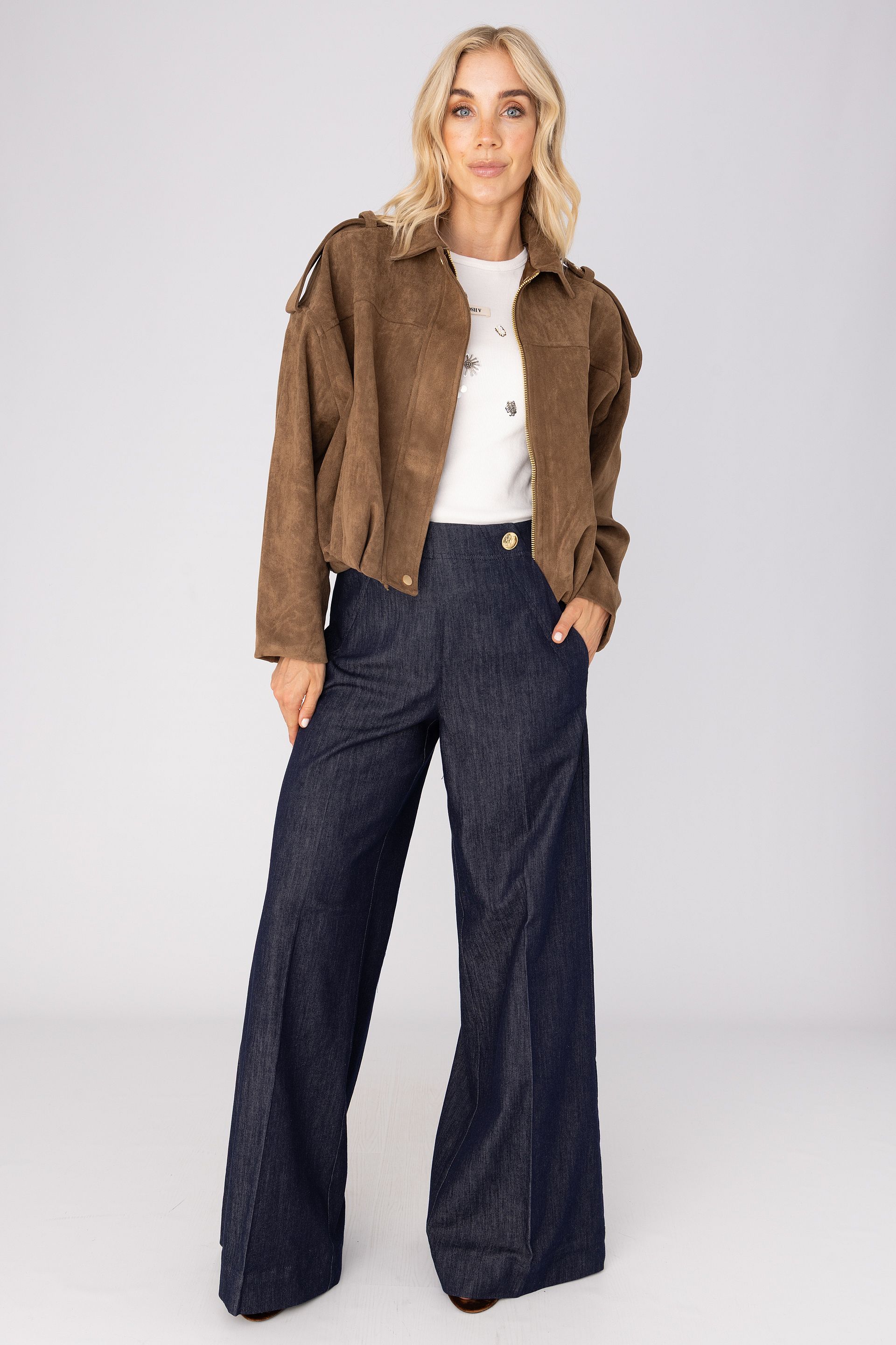AW26 - 235