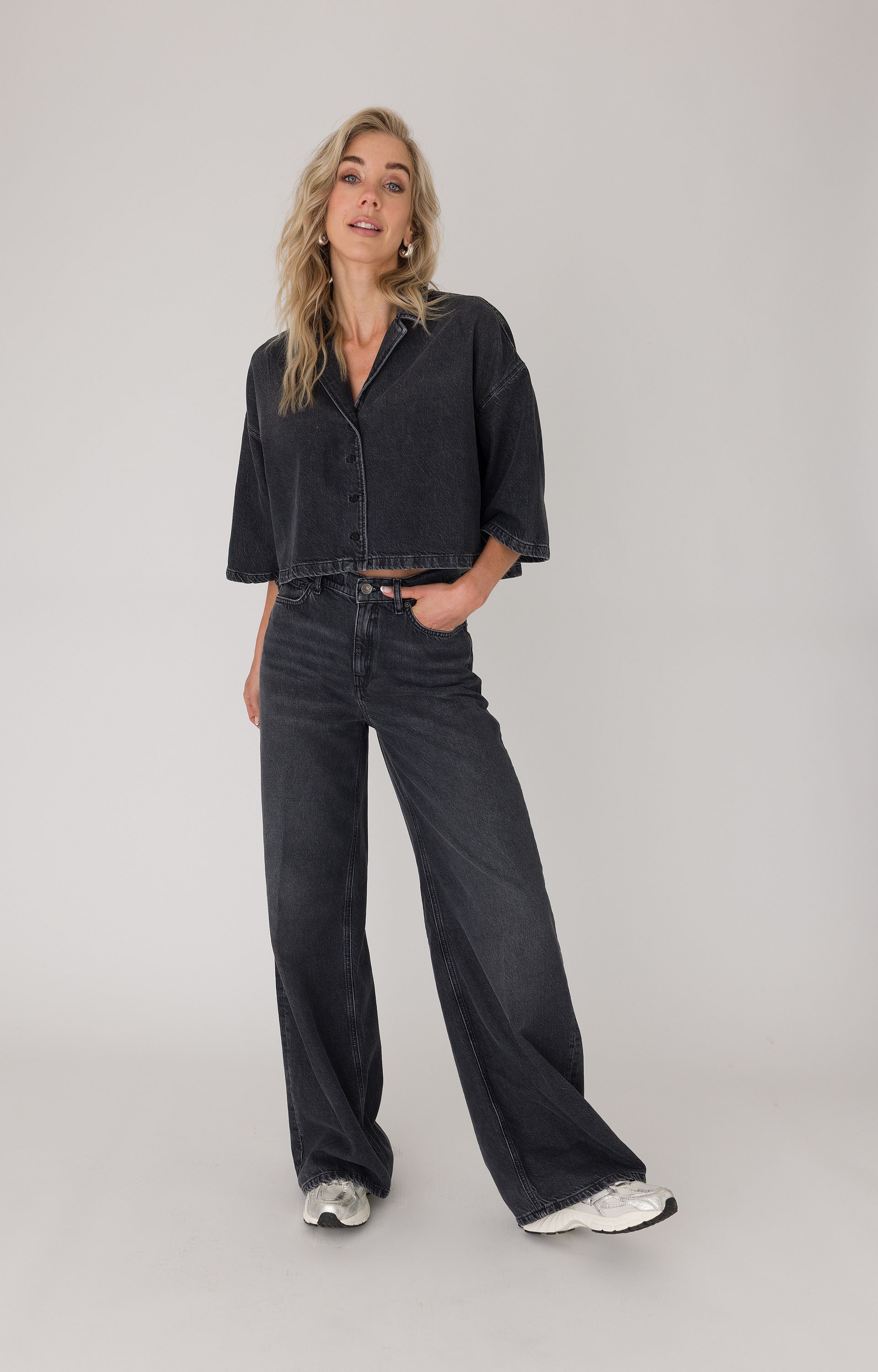 Jeans Flung