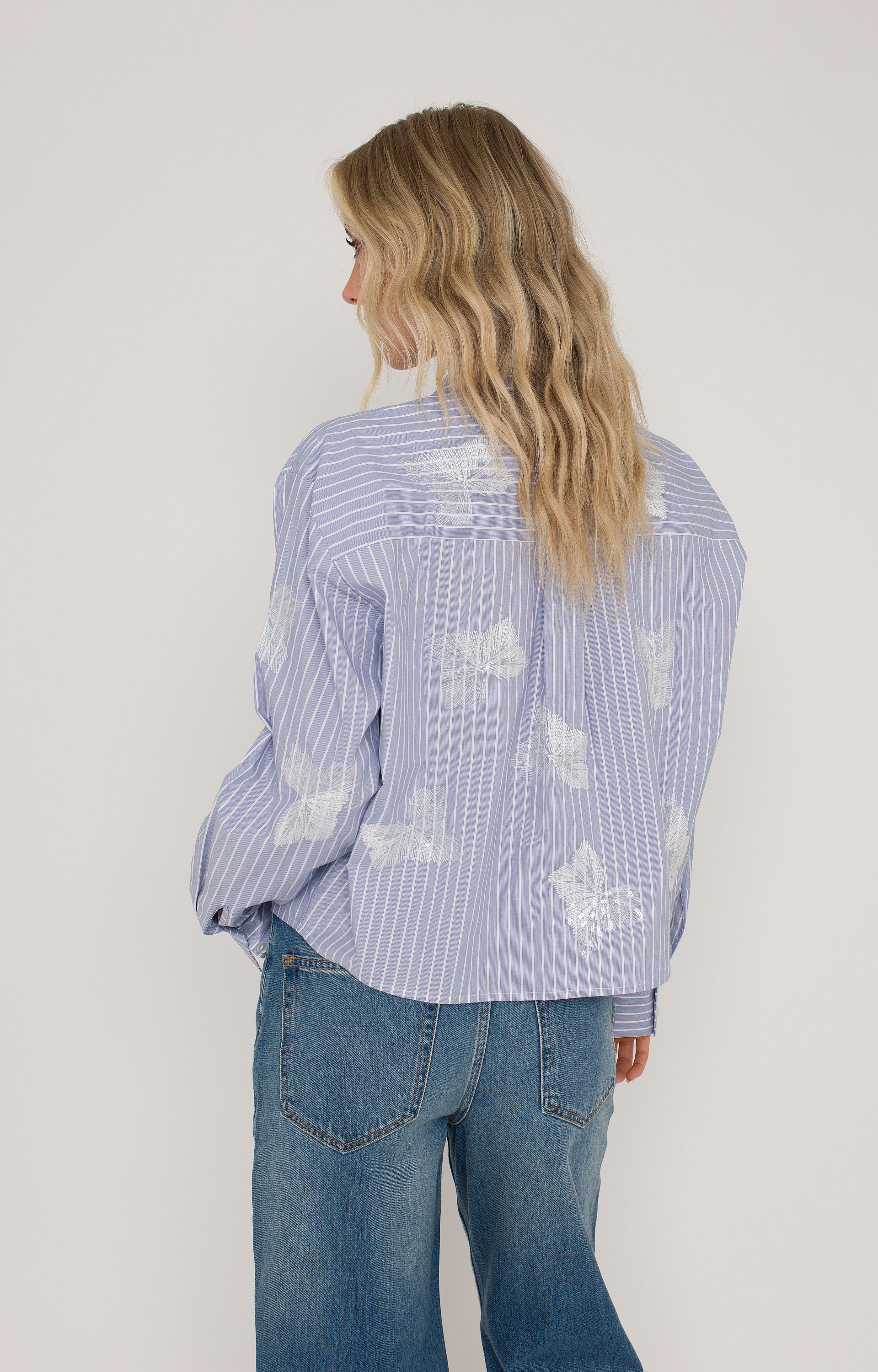 Blouse met borduursels