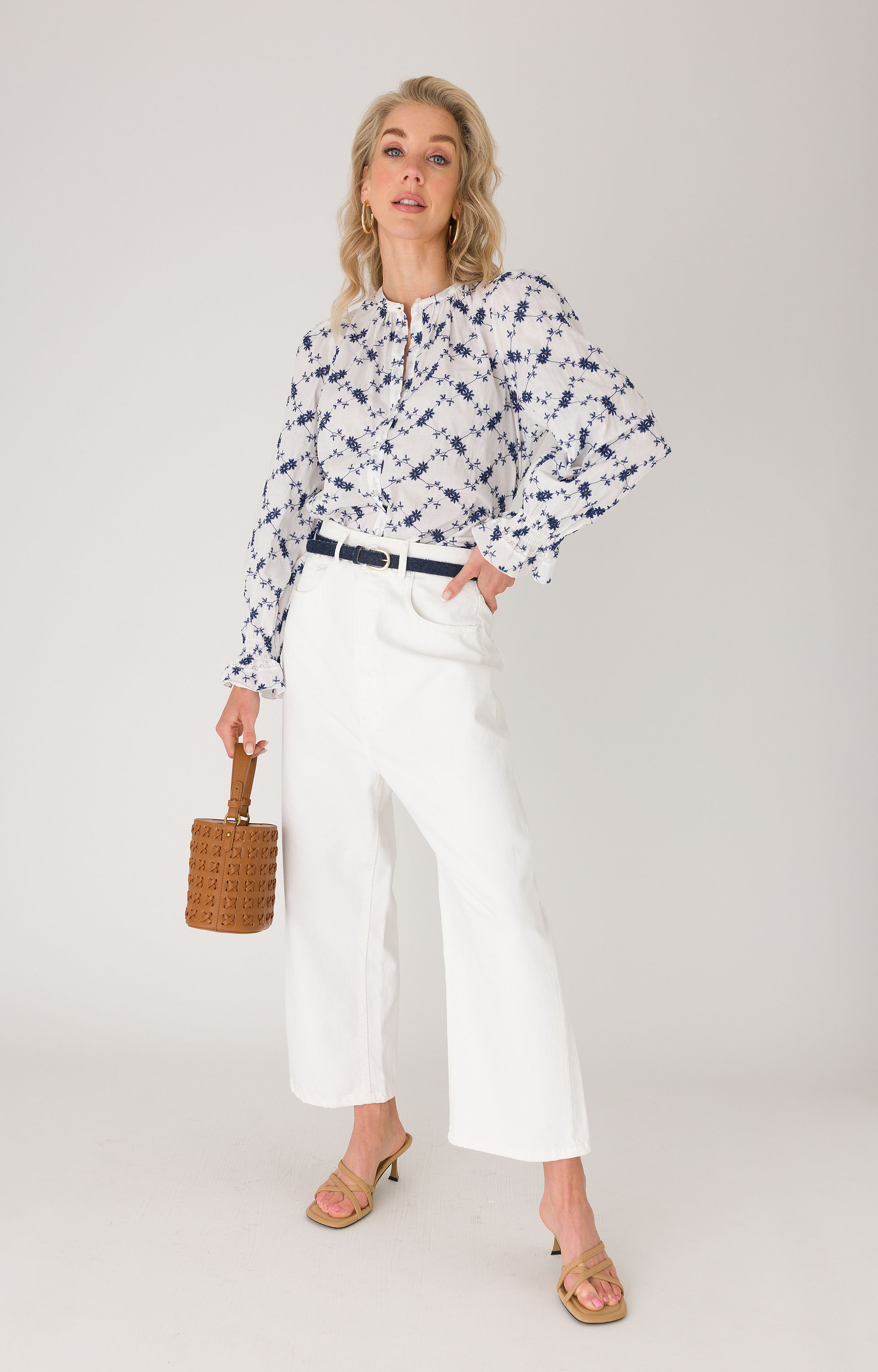 Blouse met borduursels