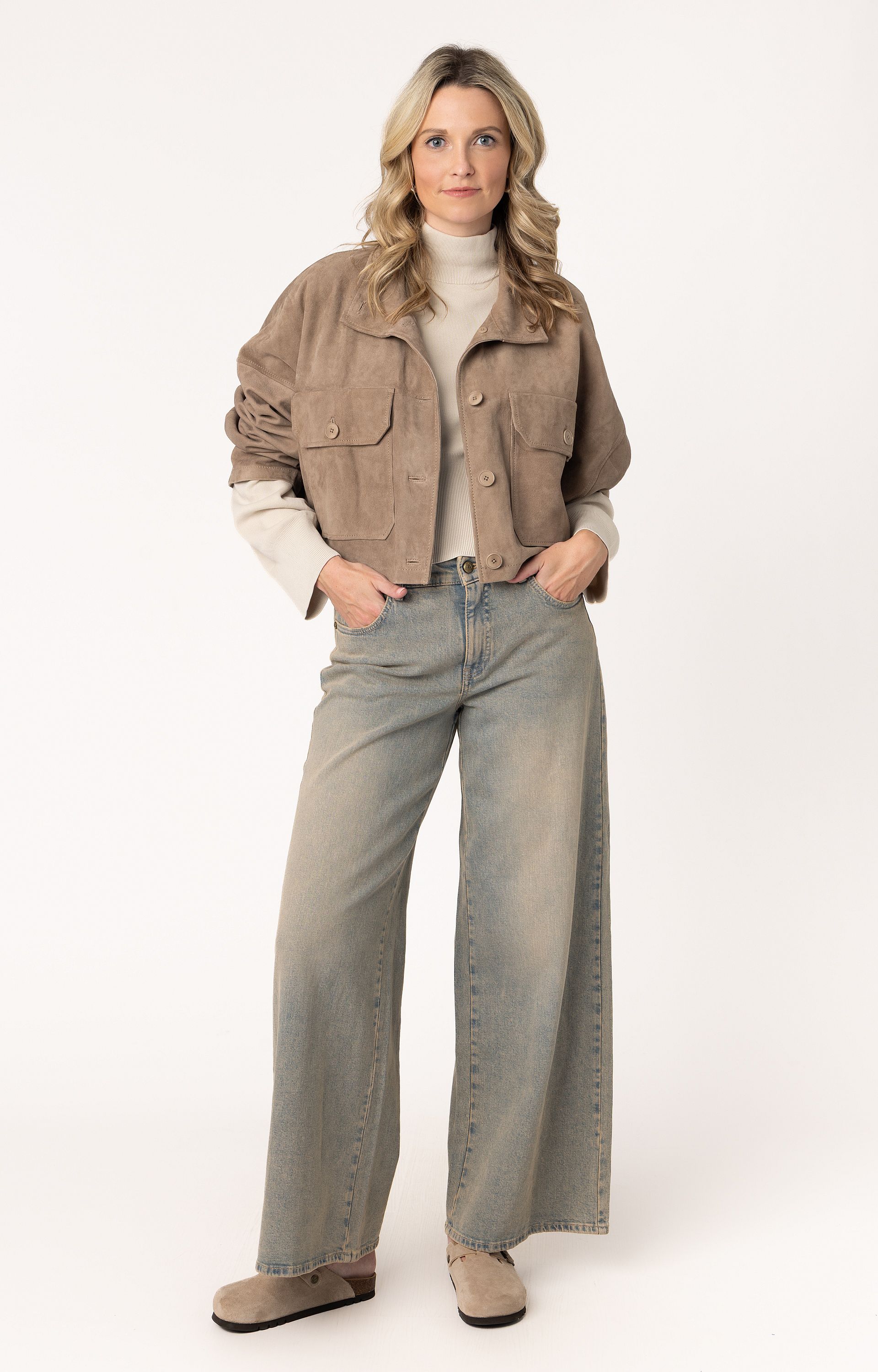 AW26 - 489