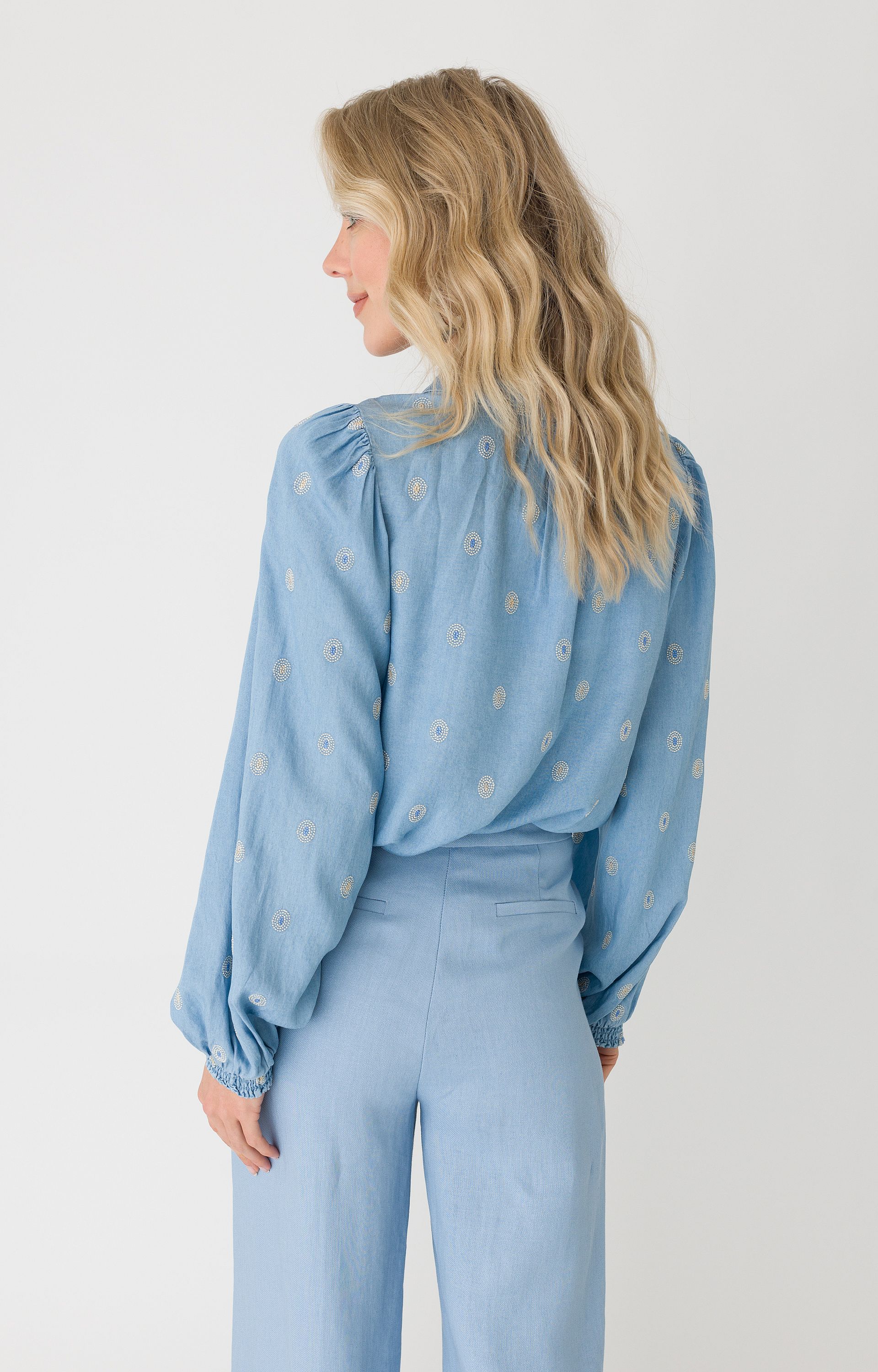 Blouse met borduursels 