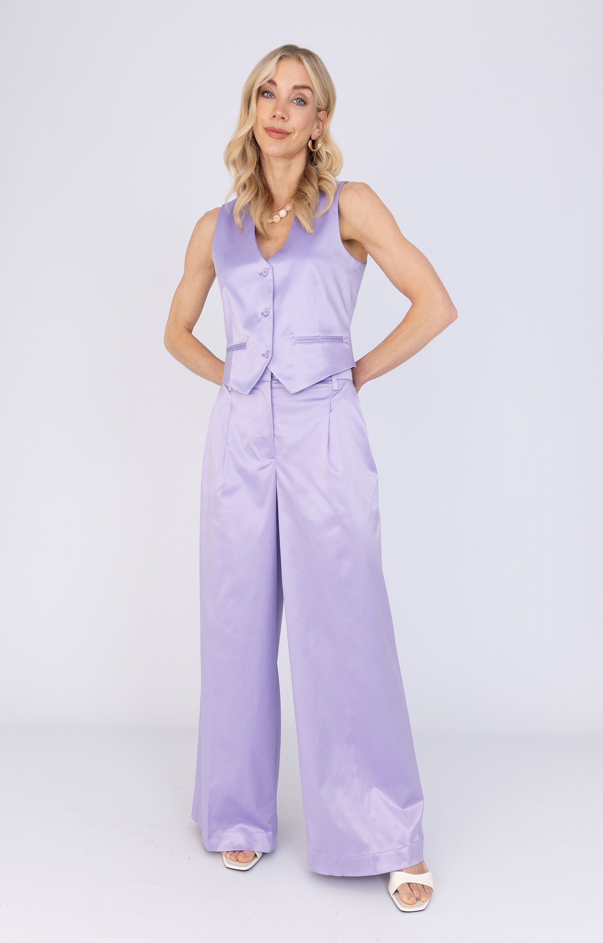 Broek met glans 