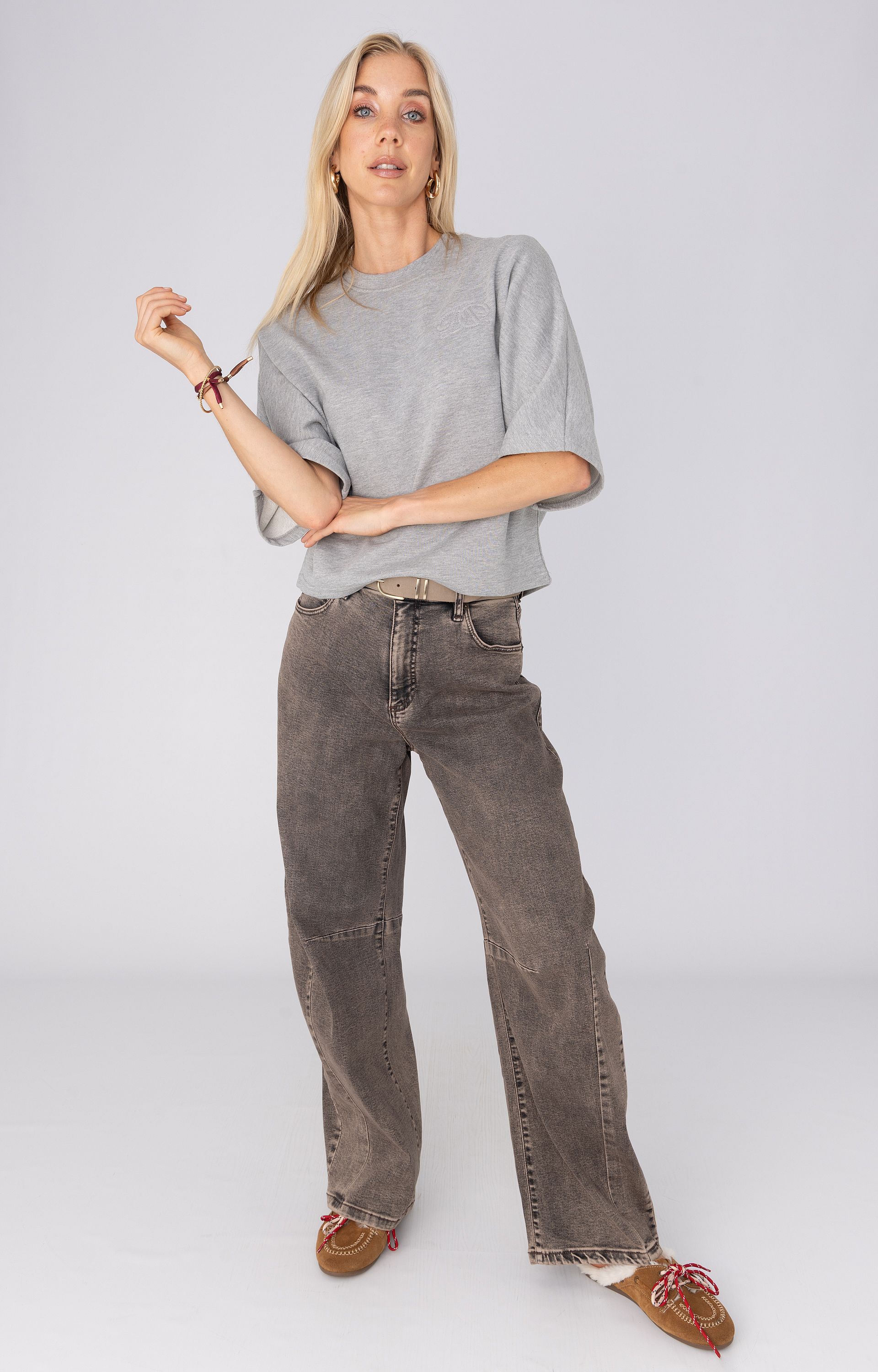 AW26 - 352