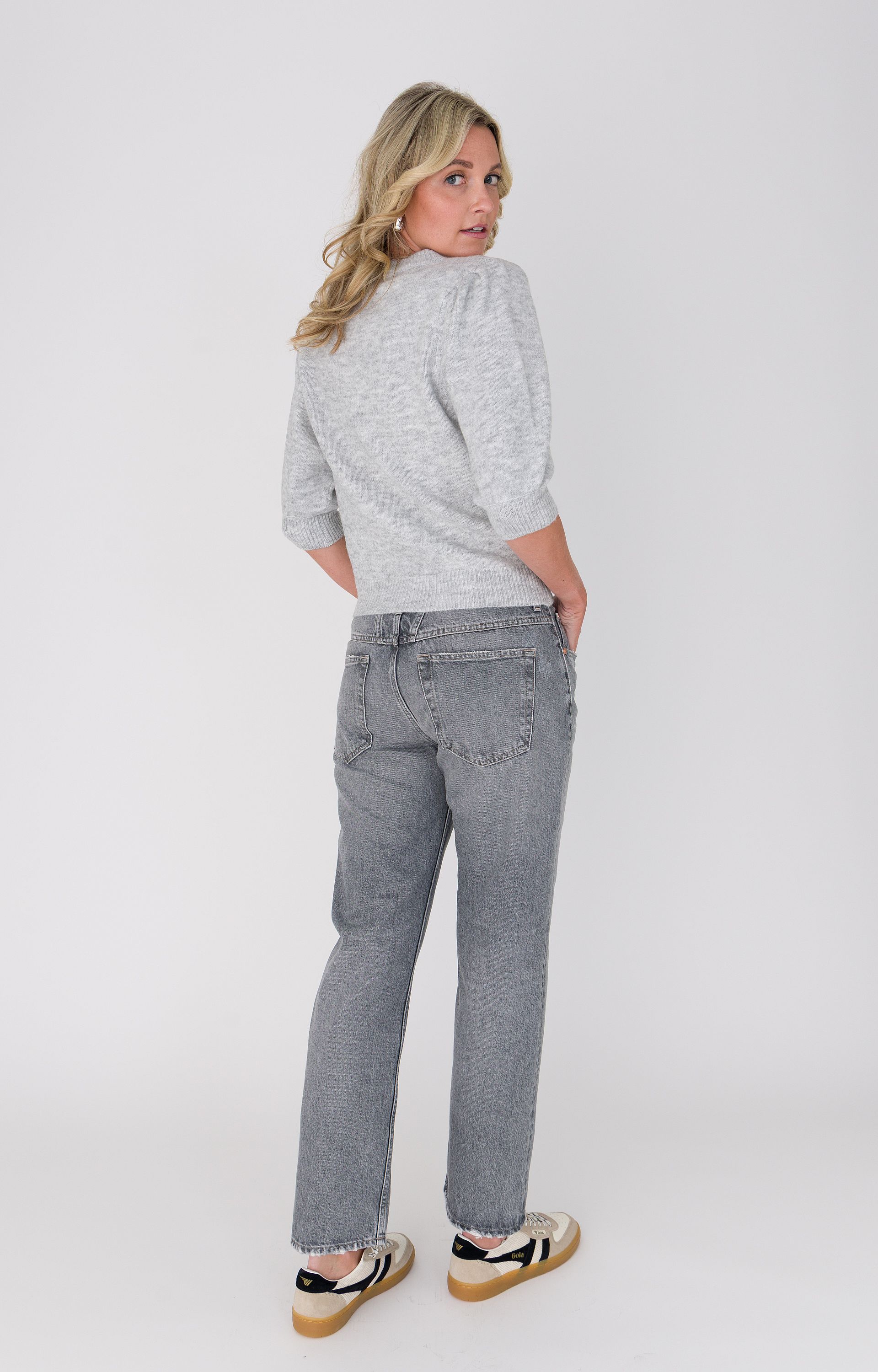 Pullover met bloemcorsage