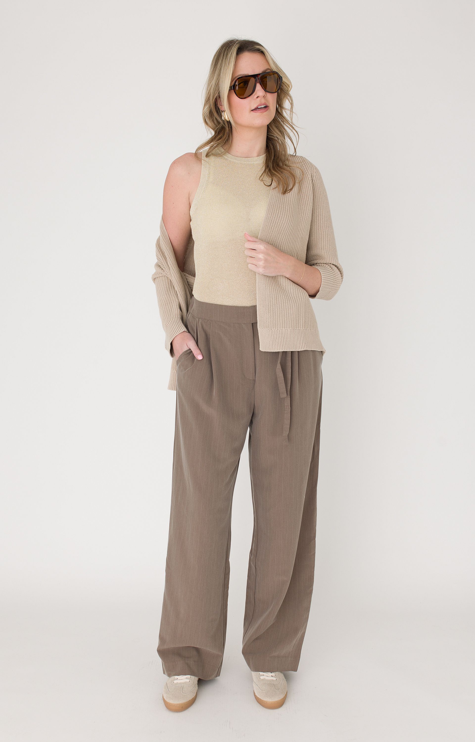 Ribgebreid vest