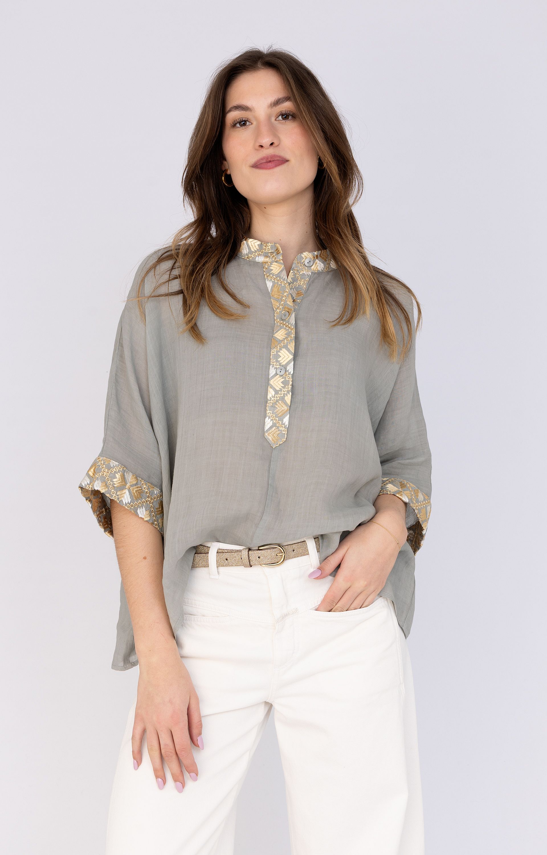 Blouse met geborduurde details