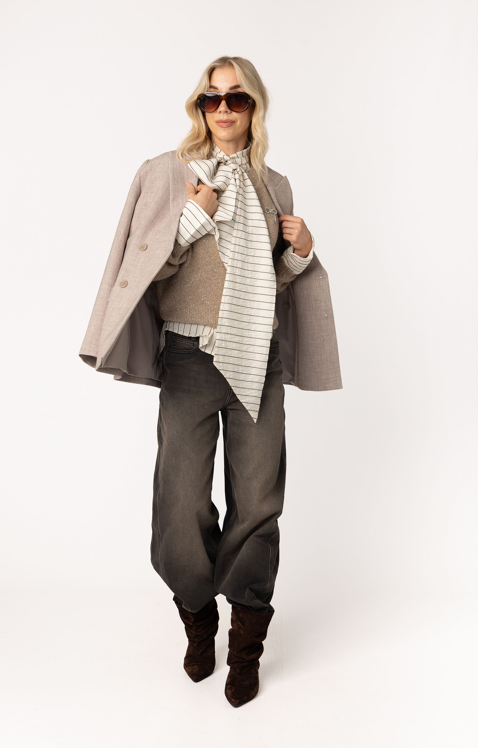AW26 - 318