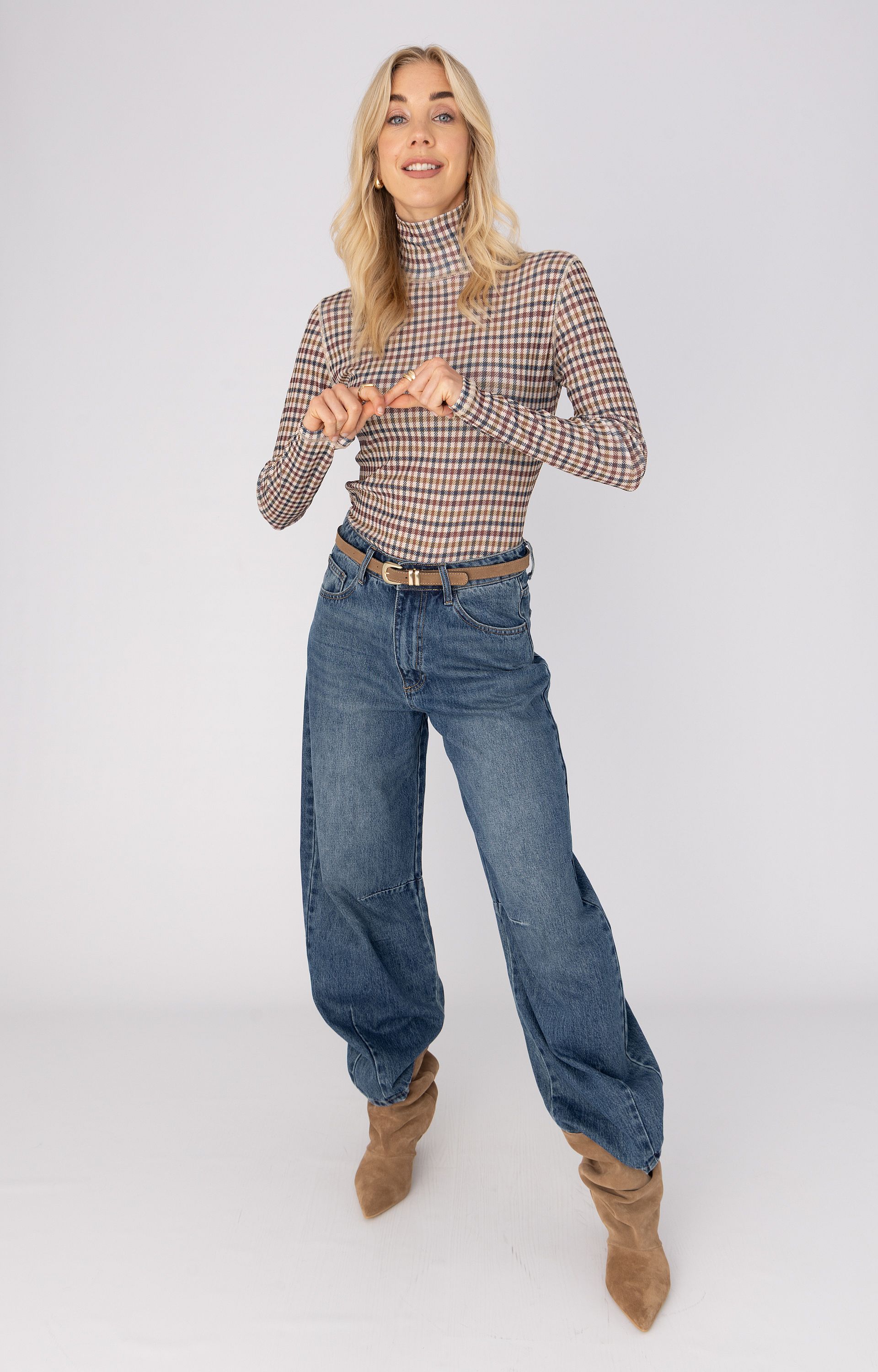 AW26 - 381