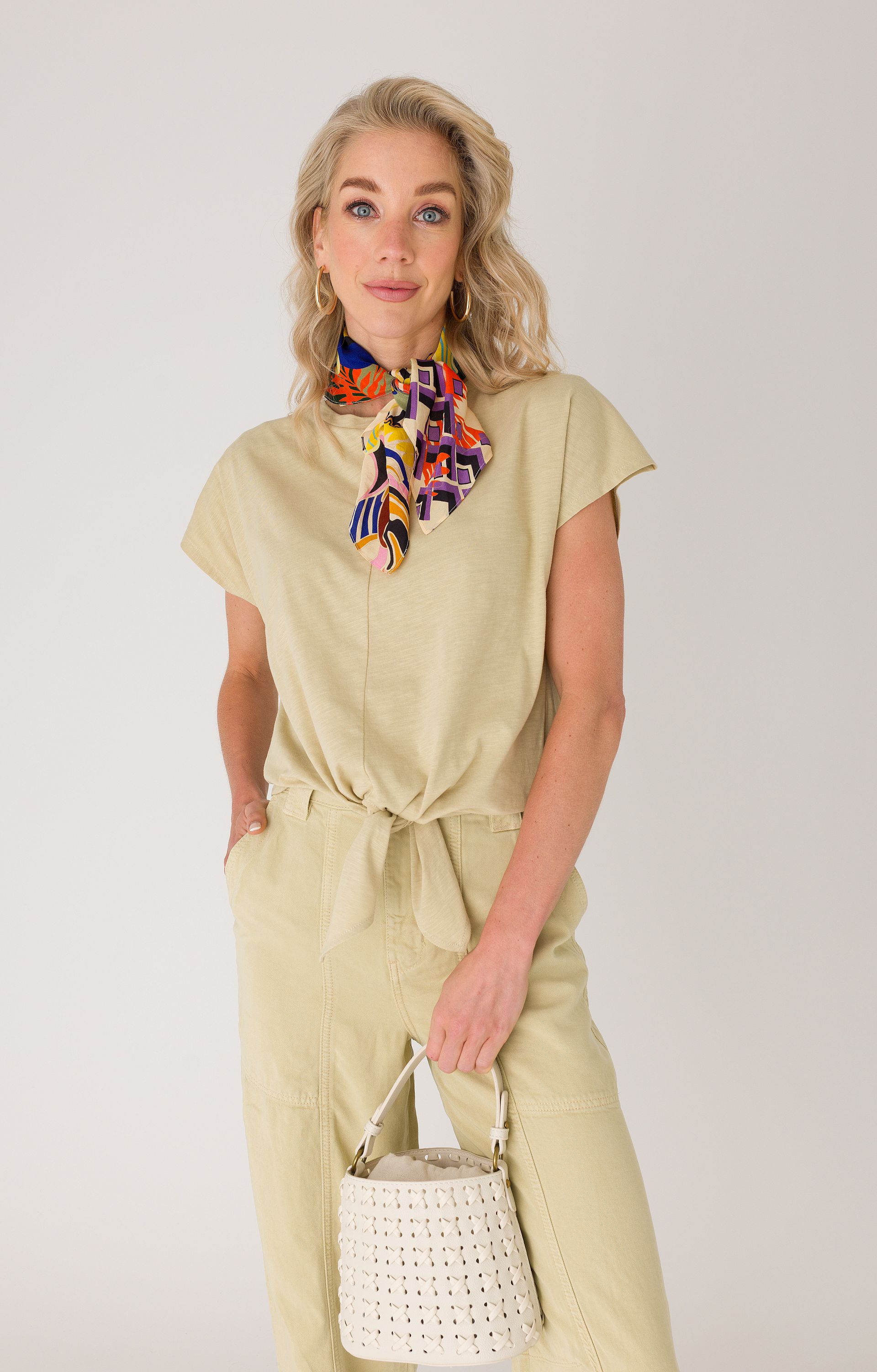 T-shirt met knoop