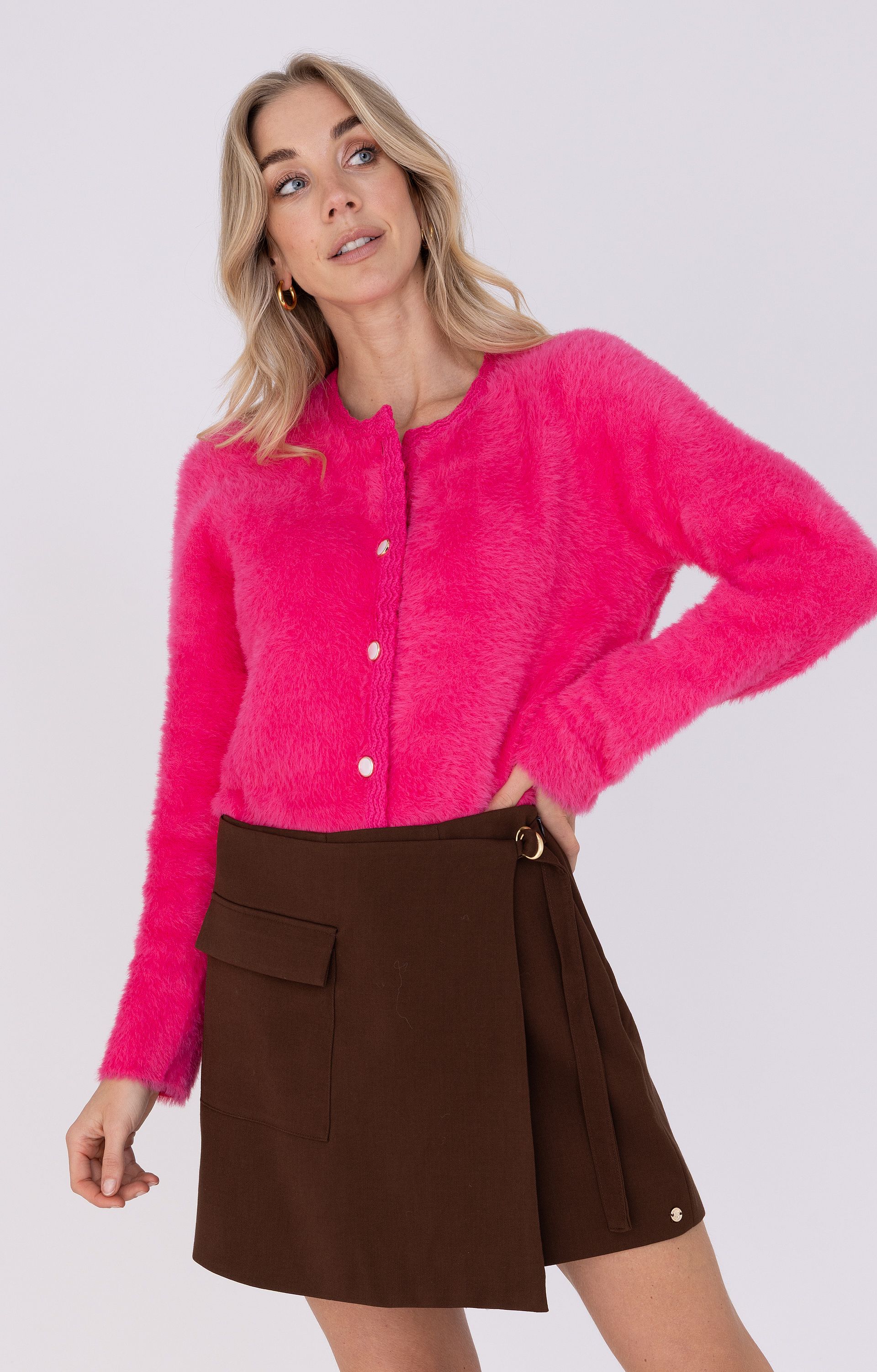 Vest fluffy met gehaakte details