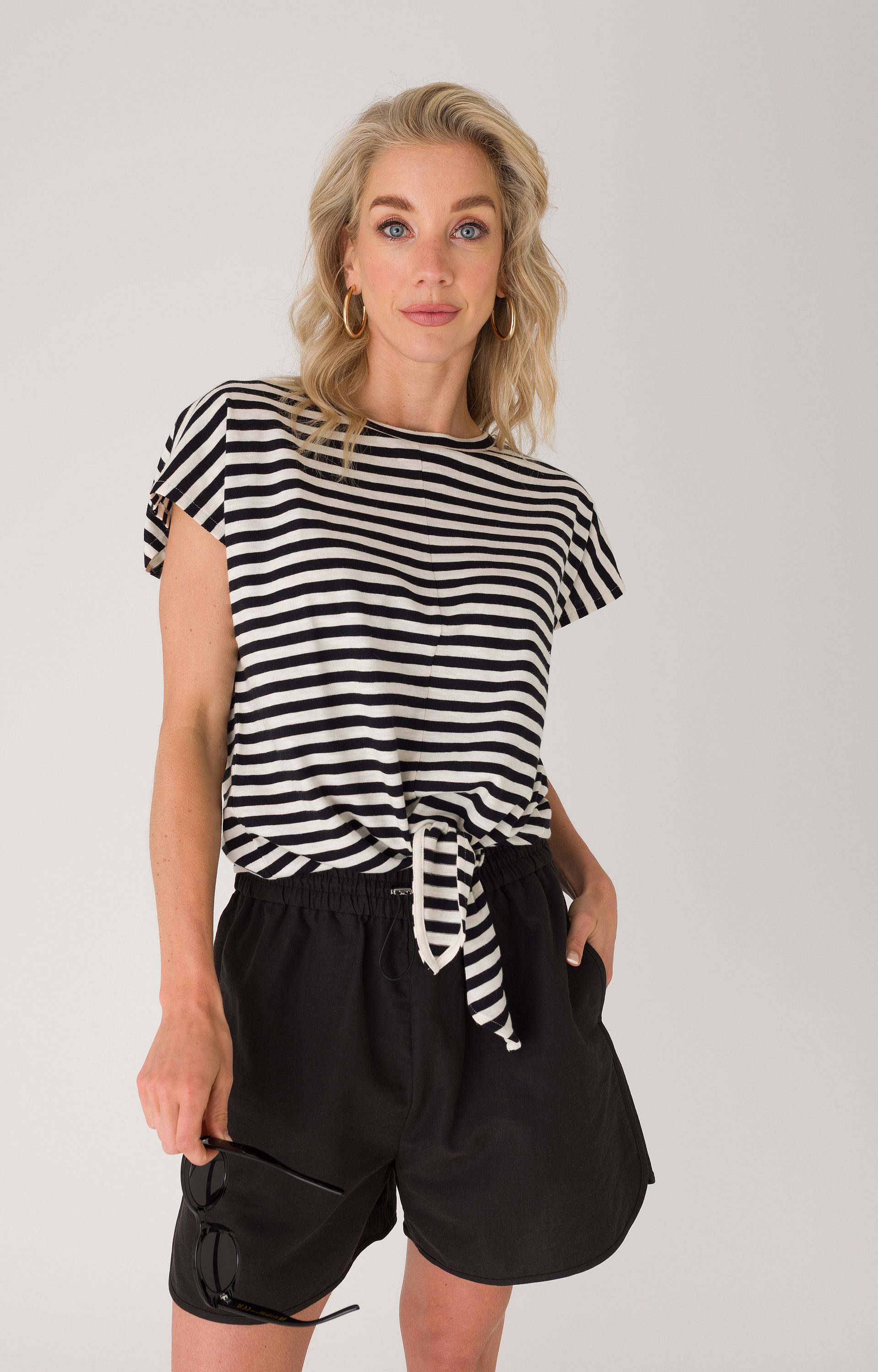 T-shirt met knoop
