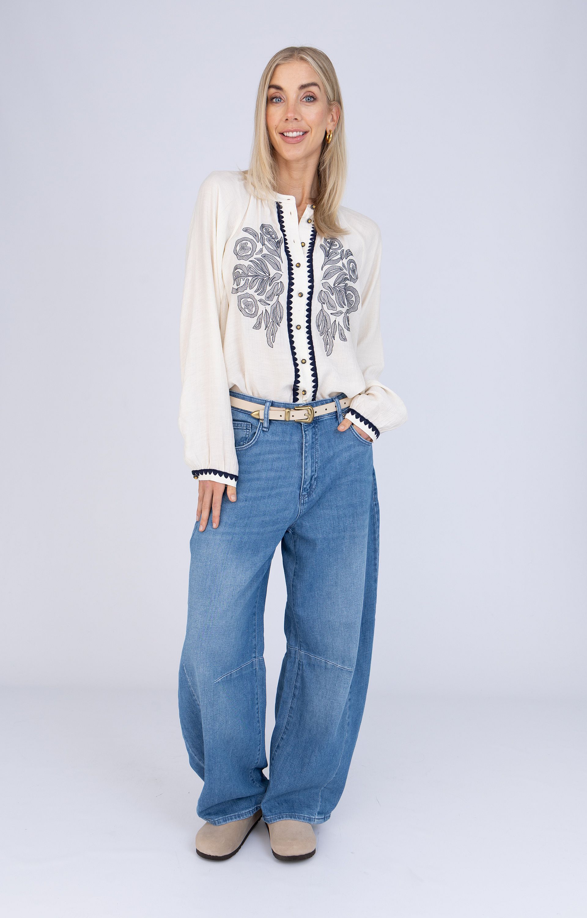 Blouse met borduursel