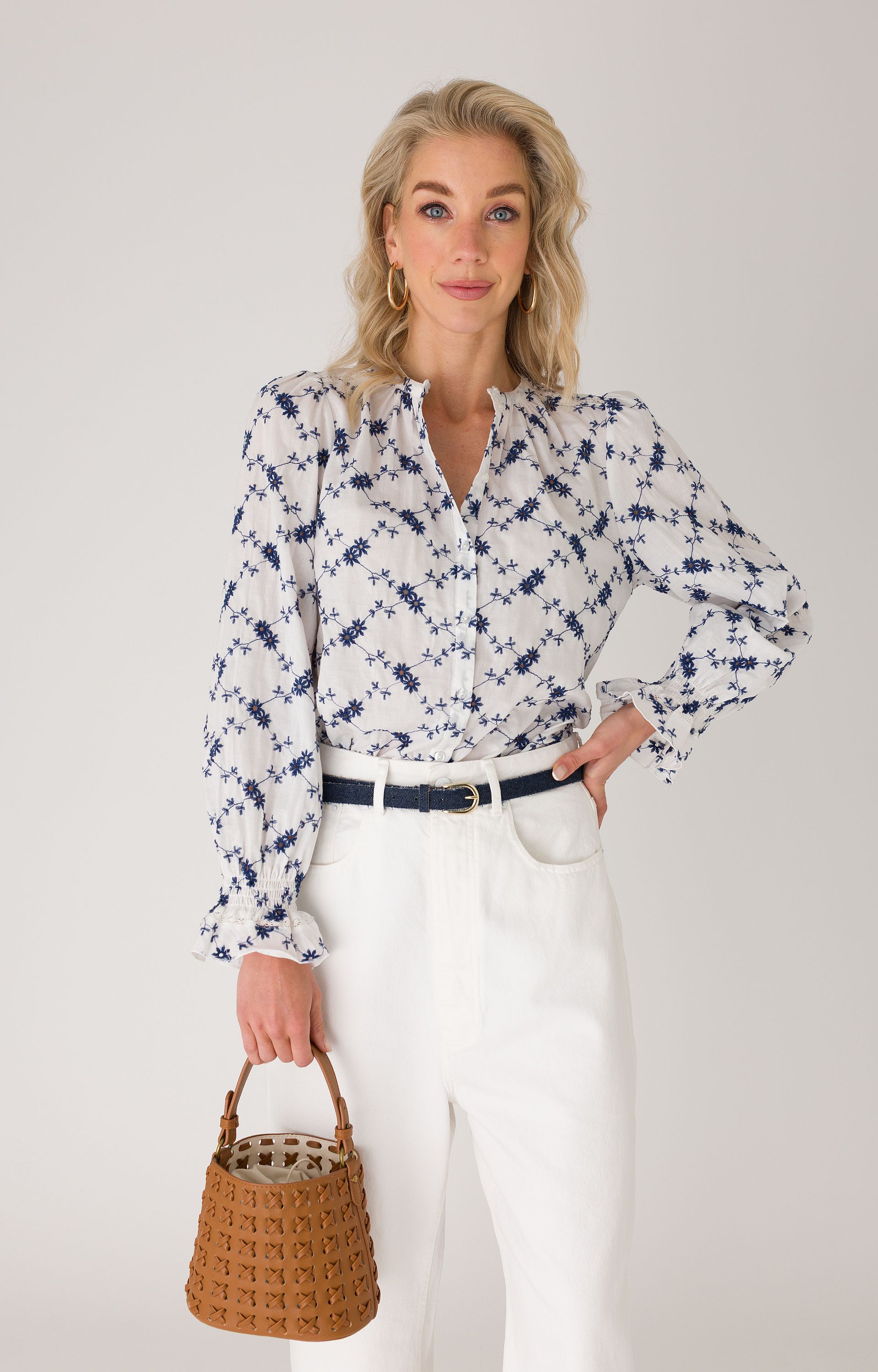 Blouse met borduursels