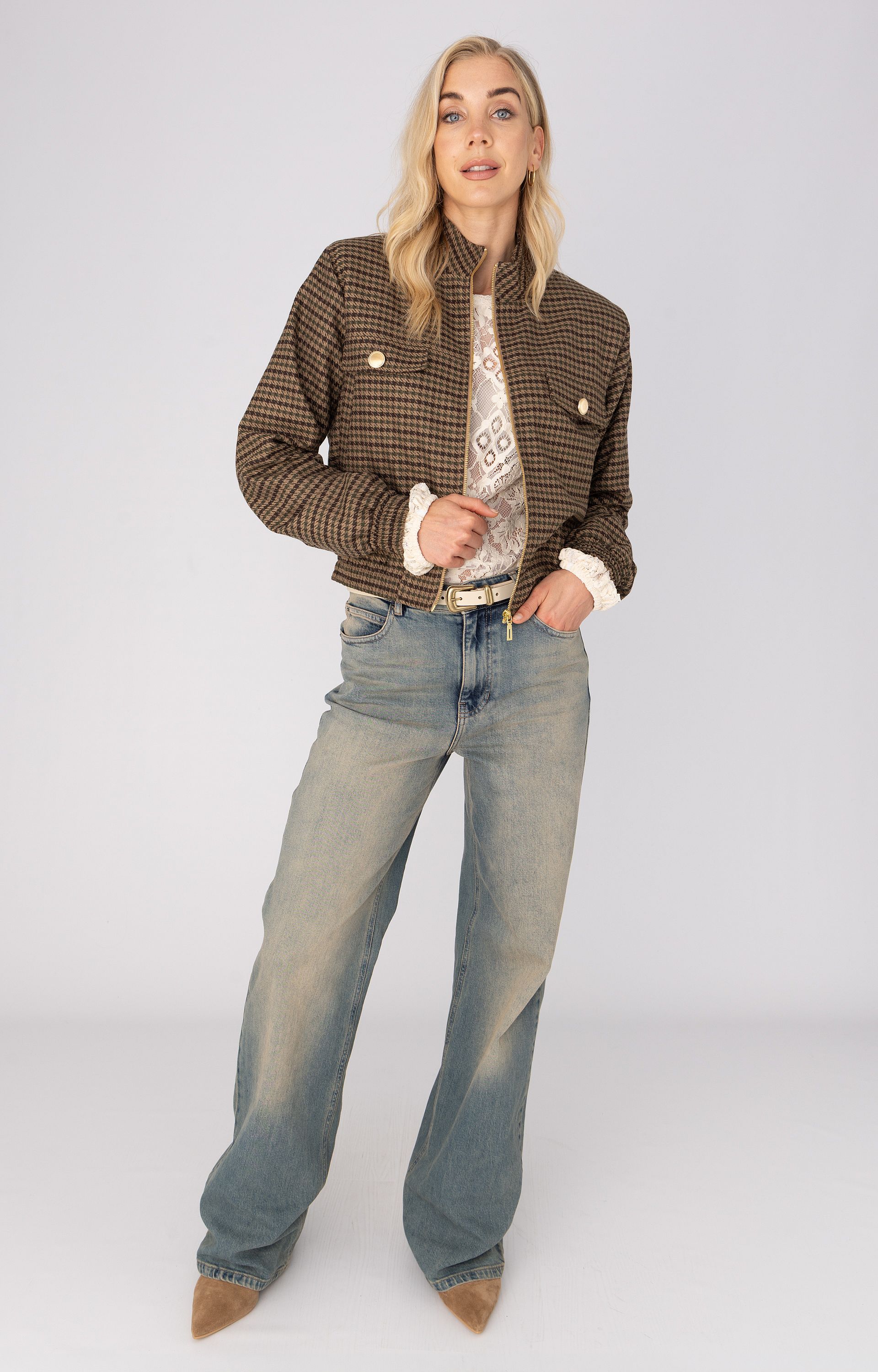 AW26-40