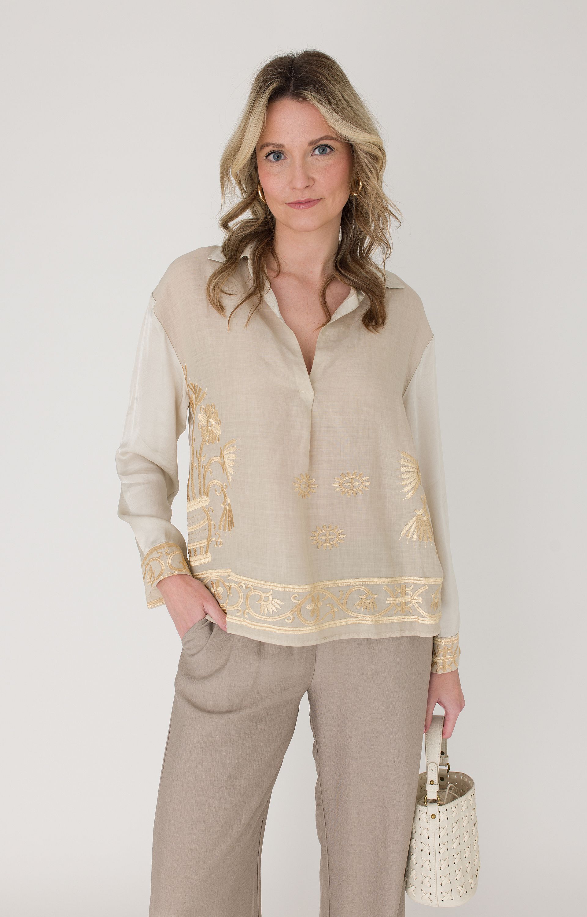 Blouse met borduursels