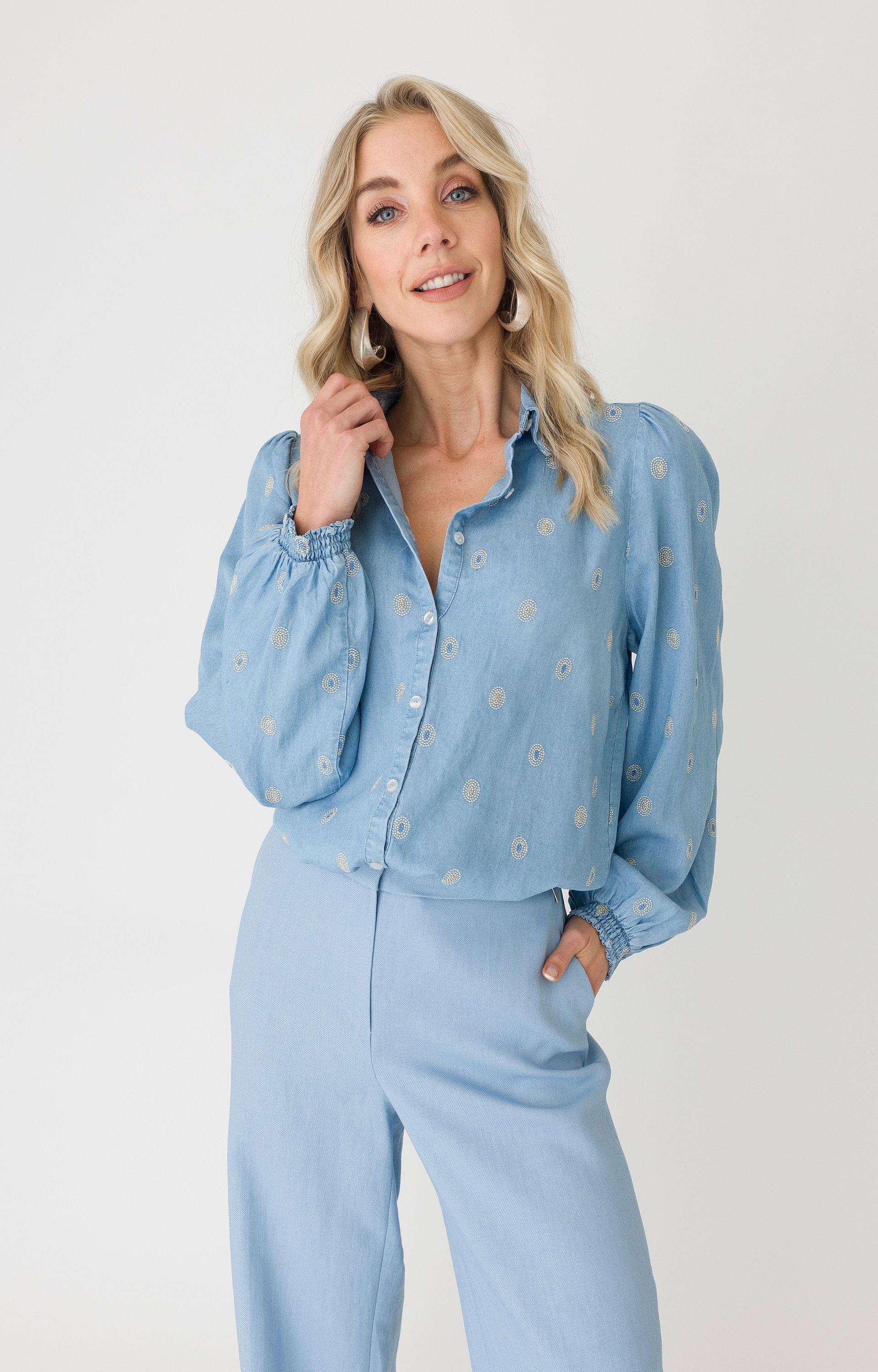 Blouse met borduursels 