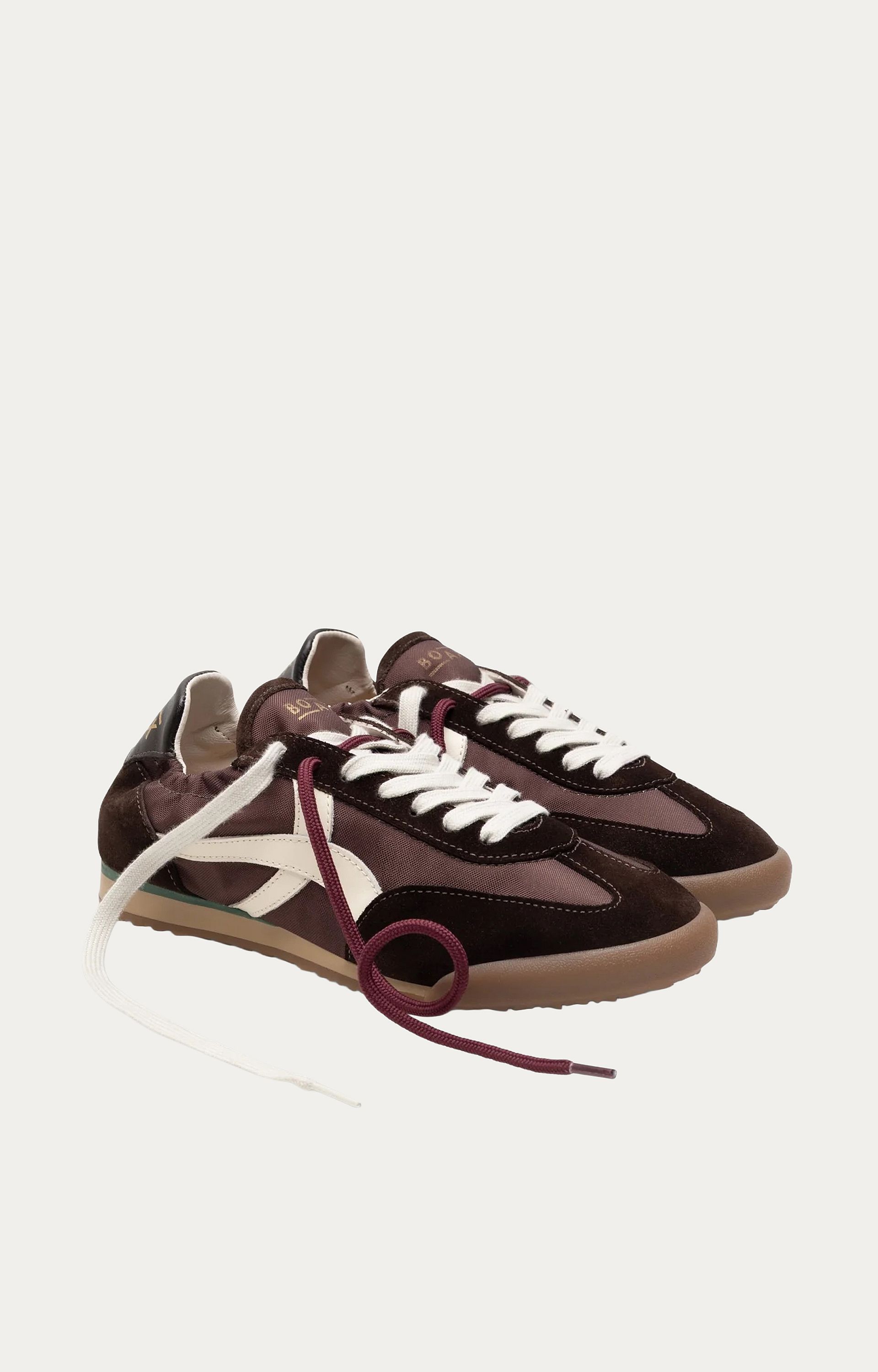 Sneakers Split