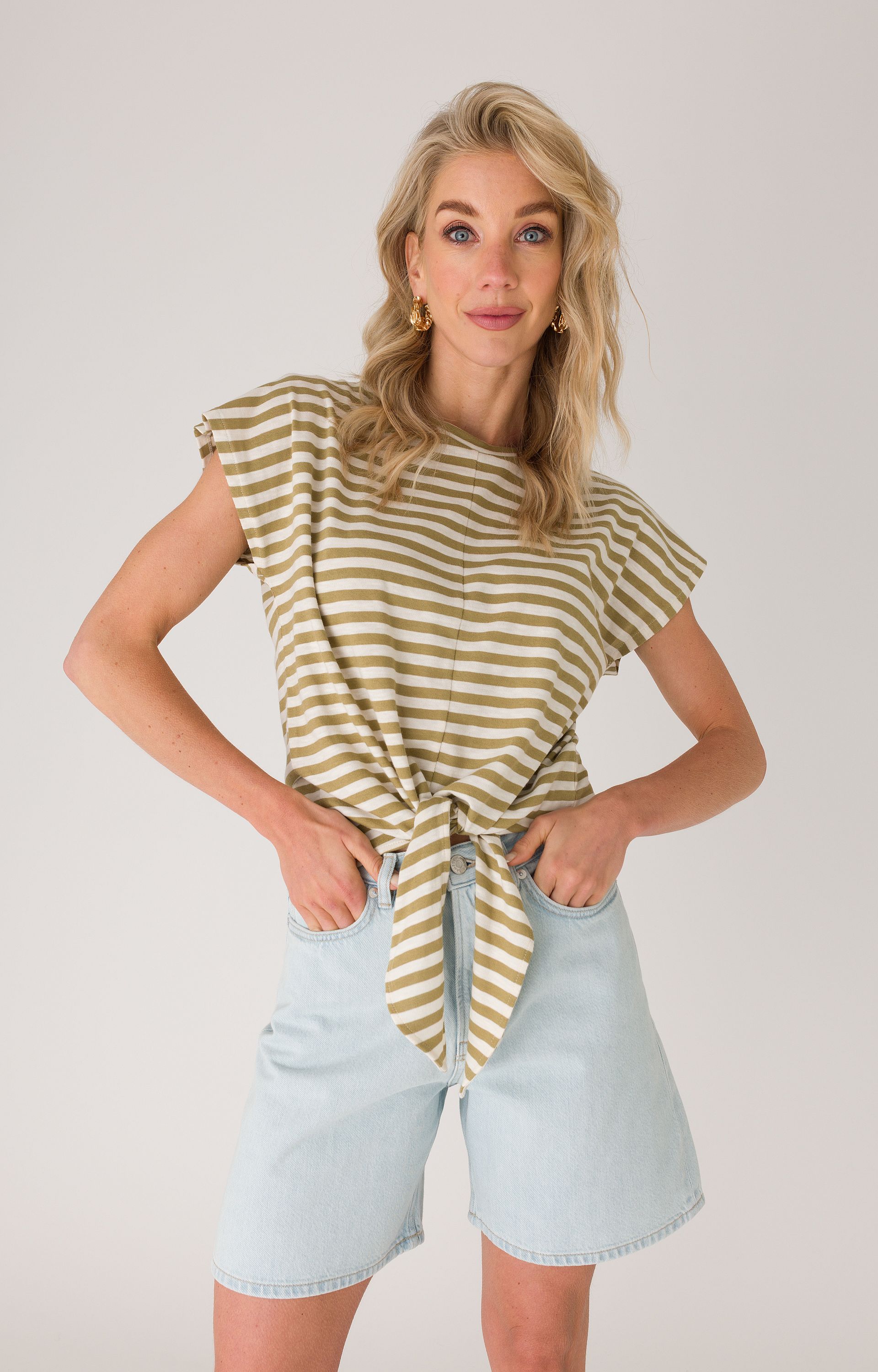 T-shirt met knoop