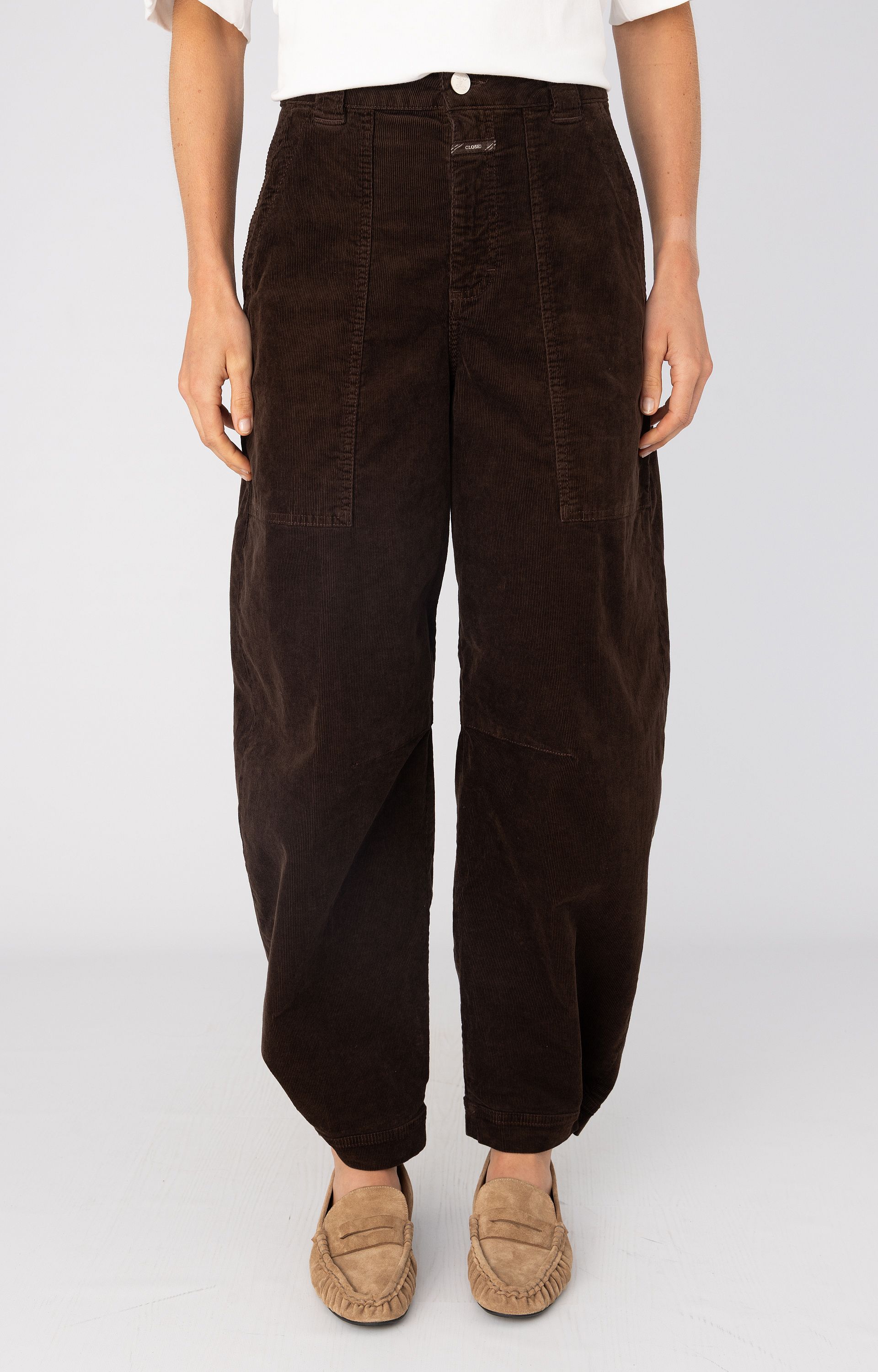 Broek met ribstructuur