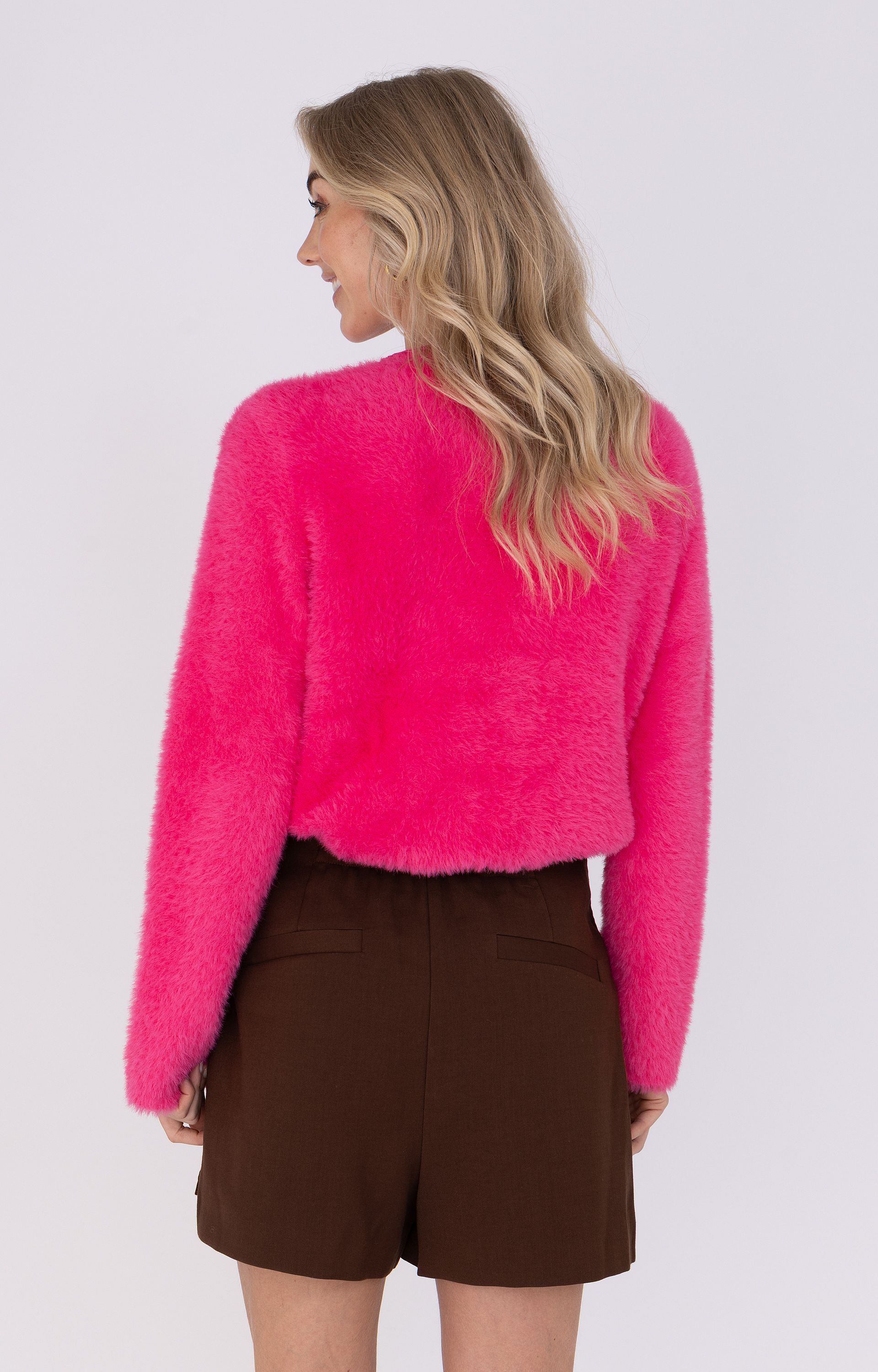 Vest fluffy met gehaakte details