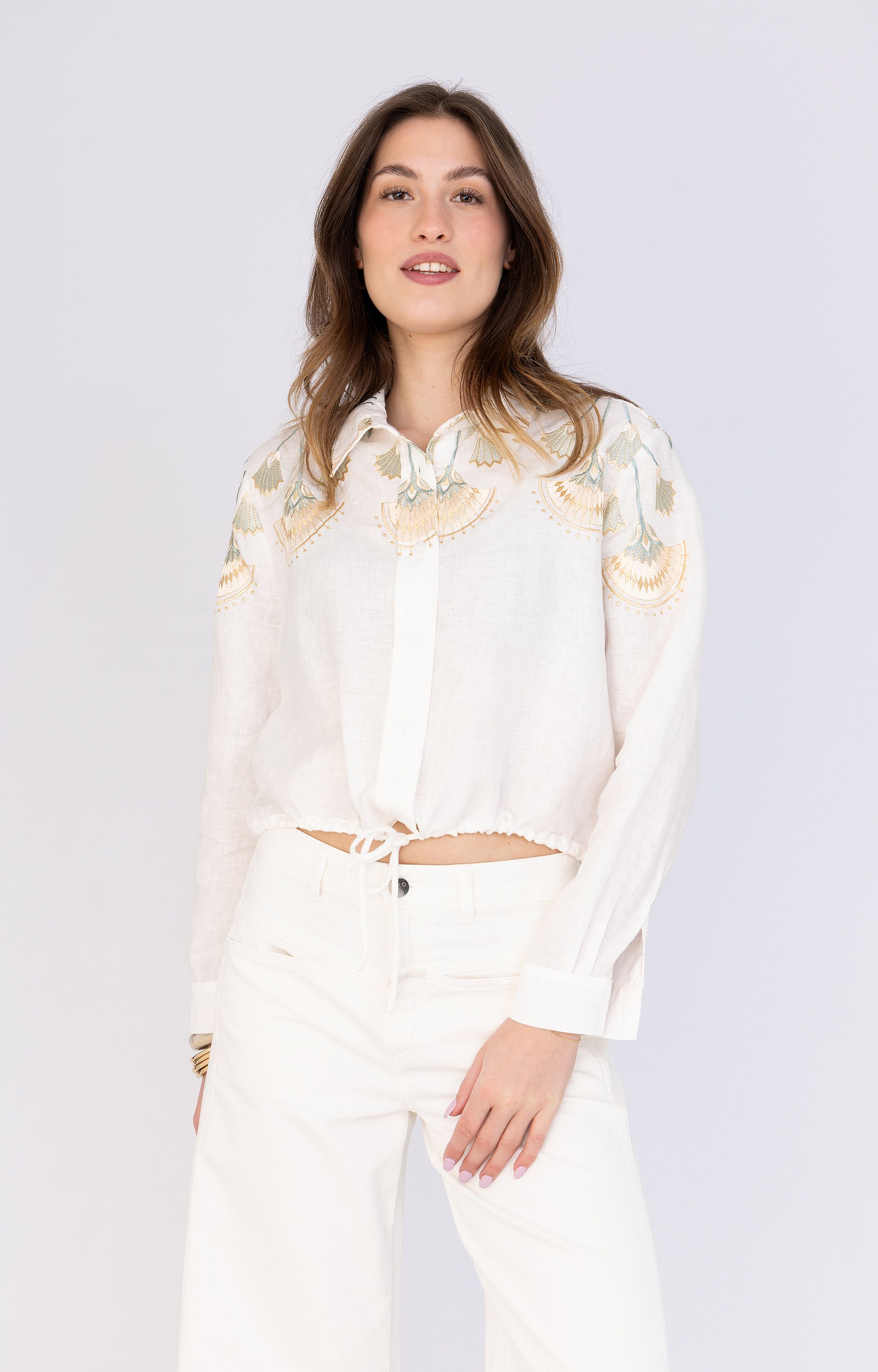 Blouse met bloemendetail