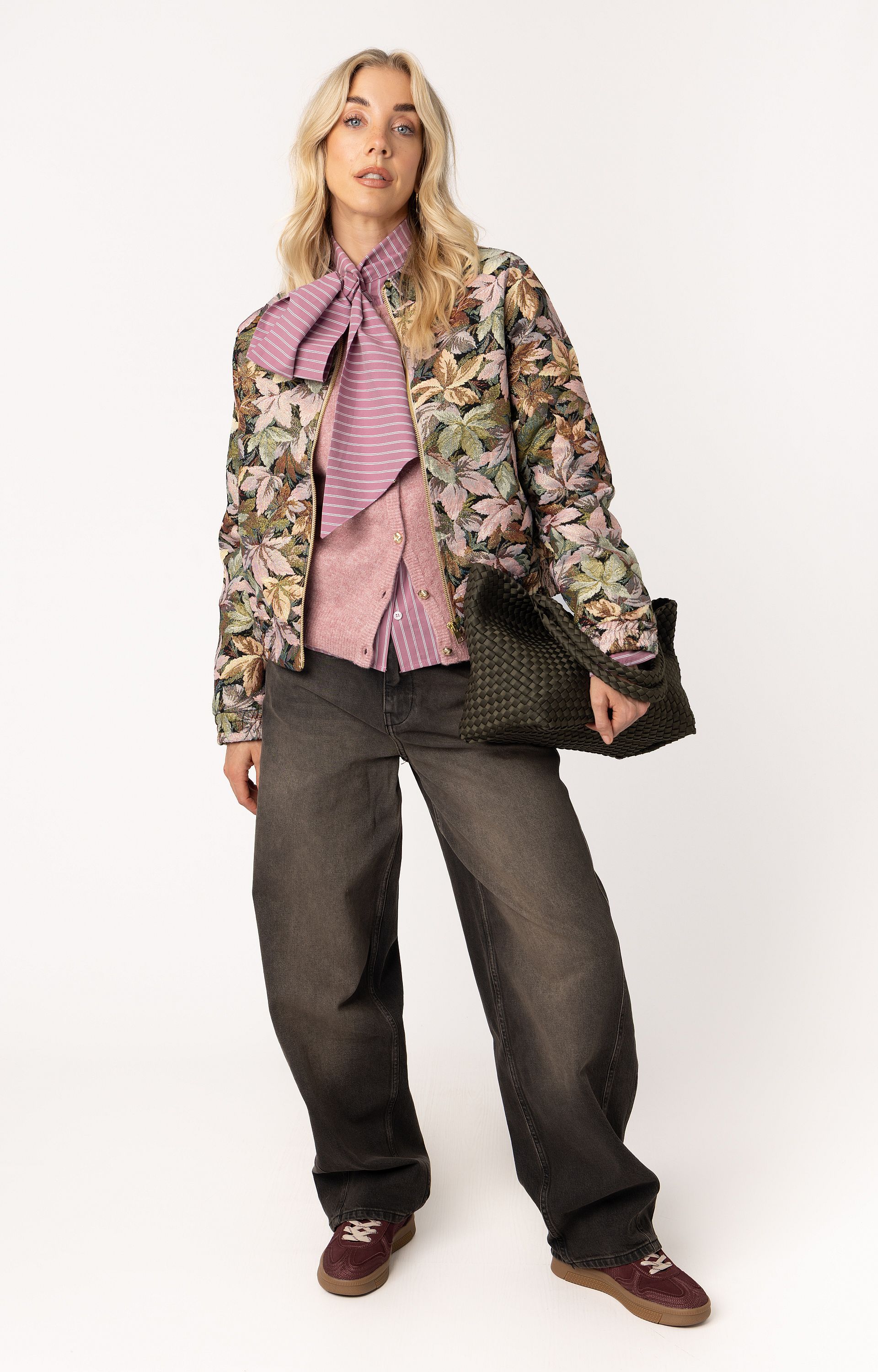 AW26 - 305